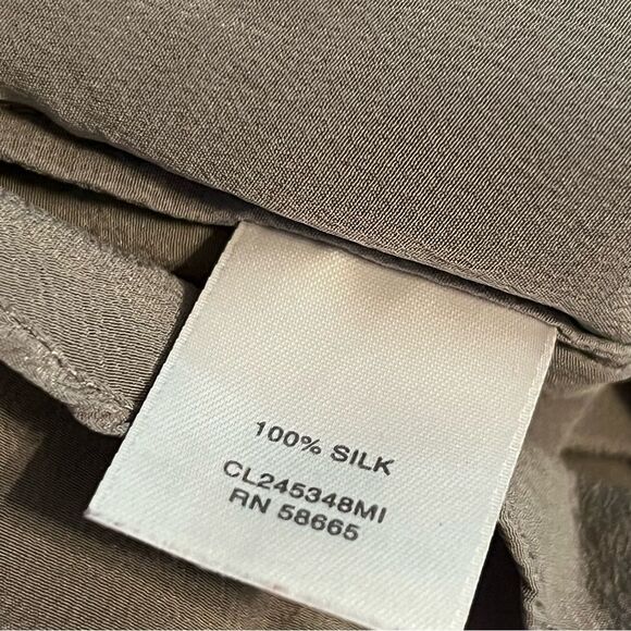 Gray 100% Silk Sleeveless Top Split Neck And Tie Size XS Classiques Entiere - Picture 8 of 8